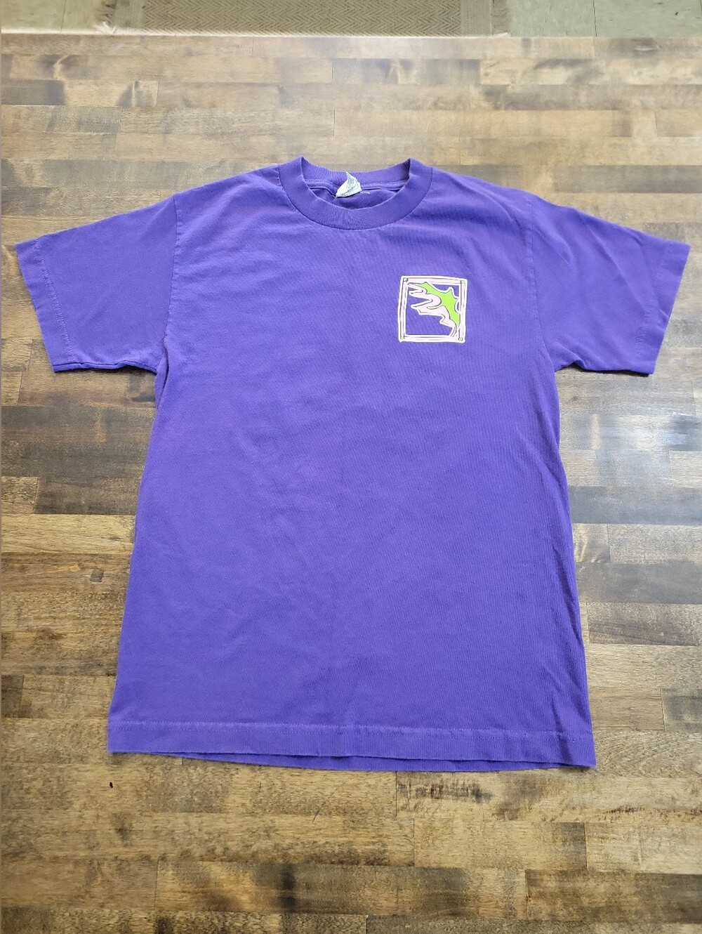 Real Girls Wear Camo Purple Graphic Print Women’s T-Shirt Size Small Girl